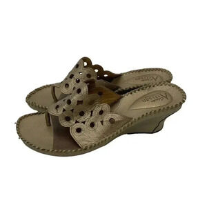 Clarks Artisan Size 9 M Leather Cut Out Thong Style Wedges Sandals Metallic Gold